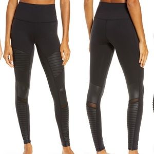 SALE - NWT - Alo Yoga - Moto Leggings - S - Black